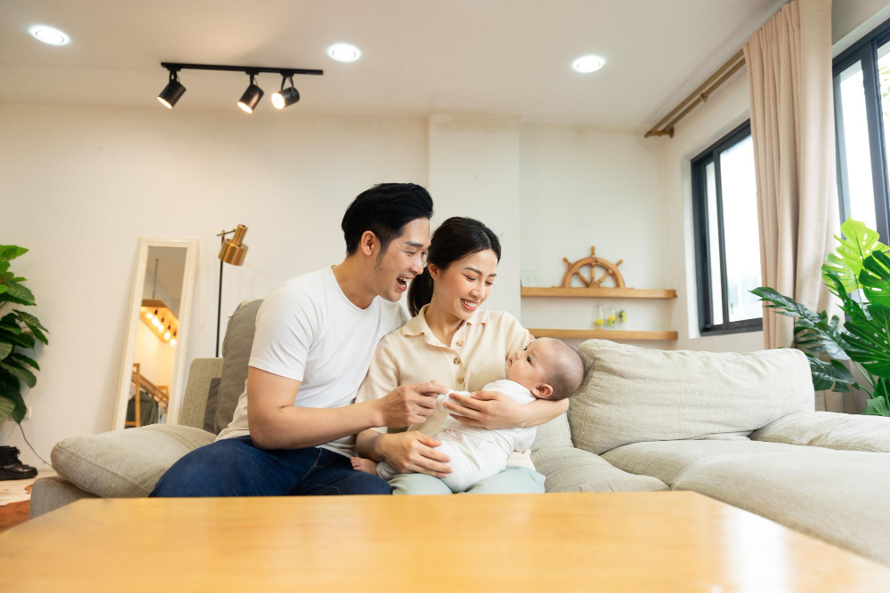 parents talk to baby
